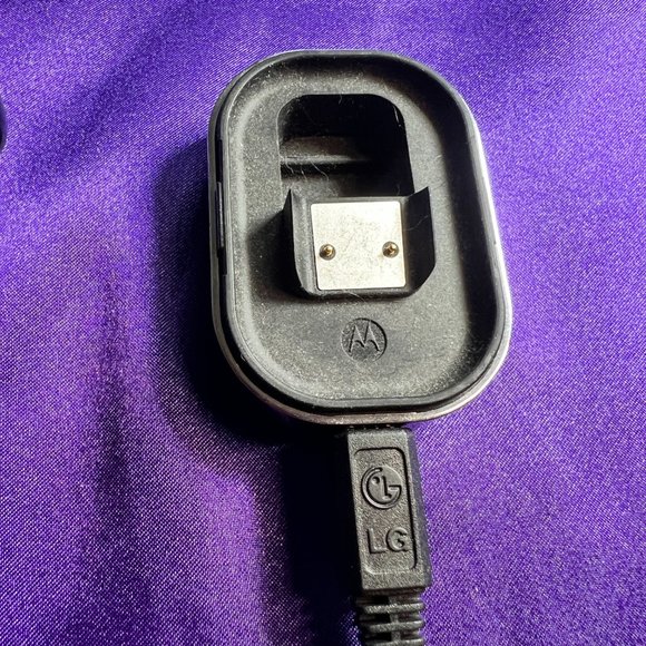 📌Motorola Bluetooth Headset and 2 Charging Docks - N 136 - Picture 7 of 12